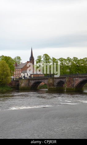 The Chester Weir at the Old Dee Bridge across River Dee in Chester ...