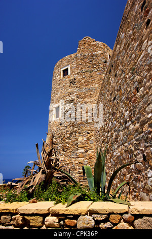 The 'Crispi tower' (also known as 'Glezos tower') in the castle of Sanoudos, Chora of Naxos, Naxos island, Cyclades, Greece Stock Photo