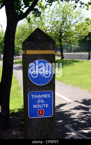 The Thames Path is a National Trail, opened in 1996, following the length of the River Thames from its source near Kemble. Stock Photo