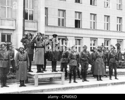 Heinz Guderian and General Kriwoschin at a parade marking the occupation of Brest-Litovsk by Russian troops, 1939 (b/w photo) Stock Photo