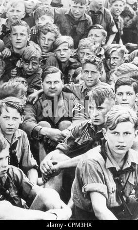 Baldur von Schirach with Hitler Youth members, 1938 Stock Photo