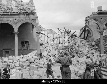 Destroyed Alcazar in Toledo, 1936 Stock Photo - Alamy