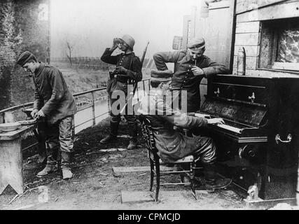 German soldiers during the Allied offensives on the Western Front, 1917 Stock Photo