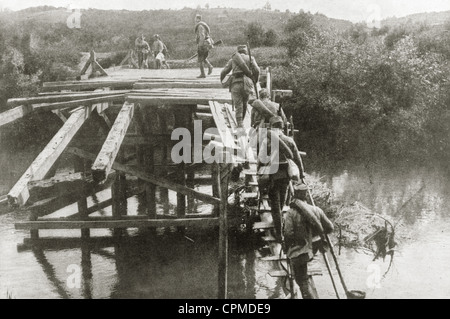 Serbian troops retreating during the First World War, 1916 Stock Photo