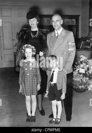 Wilhelm Frick with his wife Margarete Frick and their children, 1942 Stock Photo