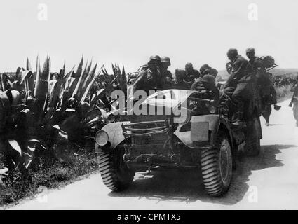 German paratroopers advance in Crete, 1941 Stock Photo