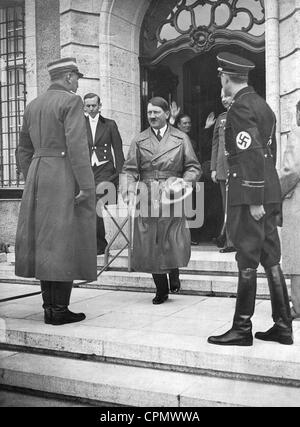 Adolf Hitler and Oskar von Hindenburg at Neudeck estate, 1934 Stock ...