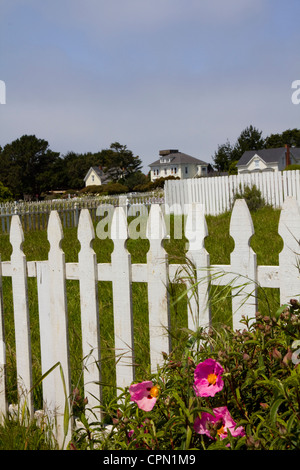 Picket fence in Mendocino, California Stock Photo - Alamy