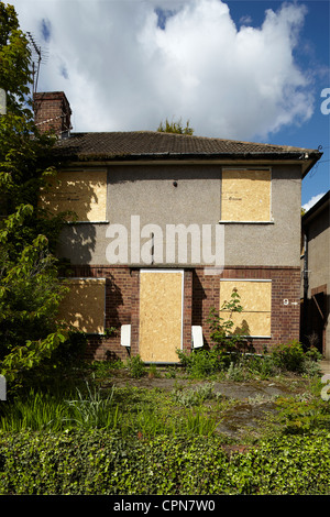 Boarded up housing in Bexleyheath, Kent, London,UK Stock Photo - Alamy