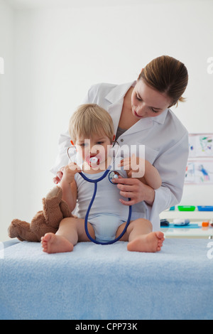 Auscultation child Stock Photo: 67550621 - Alamy