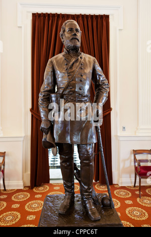 Robert E. Lee Statue In The Virginia State Capitol Building Created By Rudulph Evans In 1931. Stock Photo
