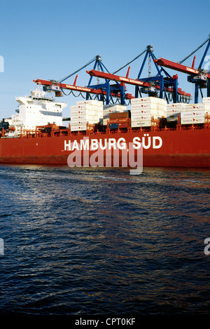 Hamburg-Süd container vessel Santa Cruz being unloaded at Burchardkai in the German port of Hamburg. Stock Photo