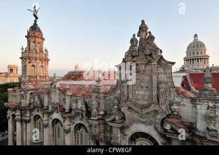 Havana. Cuba. View across the rooftop of the Gran Teatro de la Habana & the dome of the Capitolio (right). Stock Photo