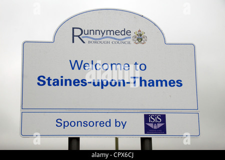 A 'Welcome to Staines-upon-Thames' road sign, Surrey, UK. Staines became Staines-upon-Thames on 20th May 2012. Stock Photo