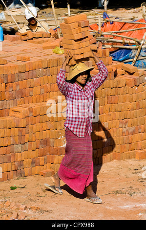 Myanmar (Burma) Mandalay Division Bagan (Pagan) Old Bagan Khaymingha Complex dating from the 13th Century restoration of stupas Stock Photo