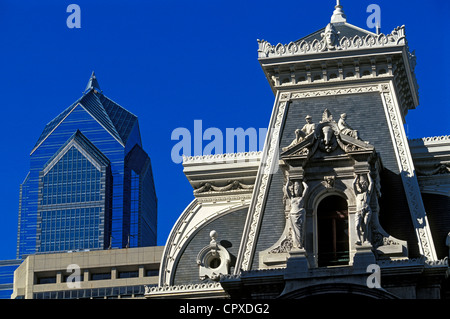 United States, Pennsylvania, Philadelphia, the City Hall and the Two Liberty Place Building by Murphy/Jahn Inc. Architects Stock Photo