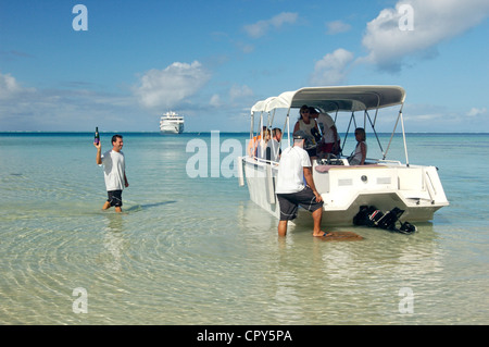 France, French Polynesia, Society Archipelago, Leeward Islands, cruise on the luxury 30 cabins yacht Tia Moana Stock Photo