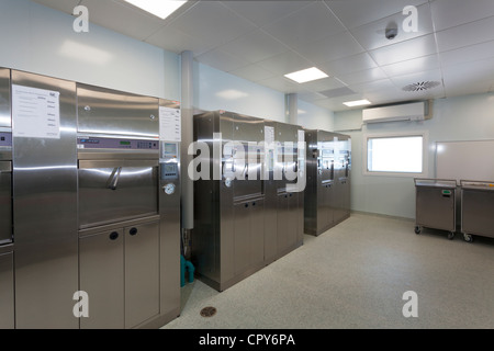 Royal Bournemouth Hospital Endoscopy Unit, Instrument processing room - used equipment entry Stock Photo