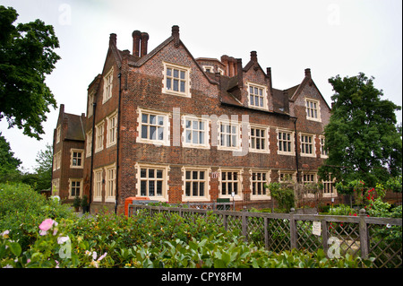 Pictures 1 - 15 - Eastbury Manor