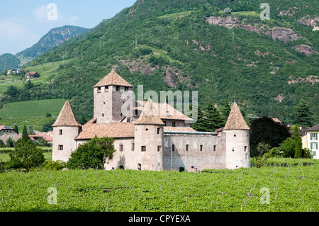 Castel Mareccio / Schloss Maretsch is a wonderful castle in Bolzano / Bozen (South Tyrol - Italy) Stock Photo