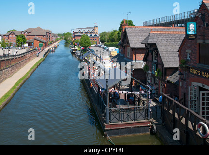 Floating seating area at the King's Ransom pub on the Bridgewater Canal at Sale, Cheshire, England, UK Stock Photo