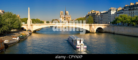 France Paris banks of the Seine River listed as World Heritage by UNESCO Pont de la Tournelle and Notre Dame de Paris Cathedral Stock Photo