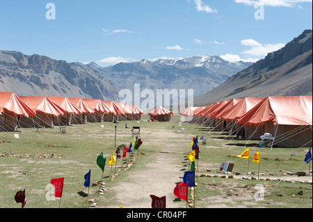 Many tents, camp Sarchu on the Manali-Leh highway mountain road, mountain pass, mountains near Keylong Stock Photo