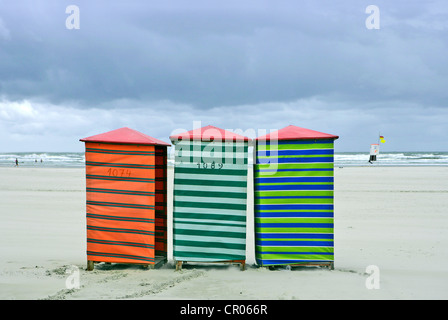 Change cabins on a deserted beach of the North Sea at end of the holiday season, Juist, Lower Saxony, Germany, Europe Stock Photo