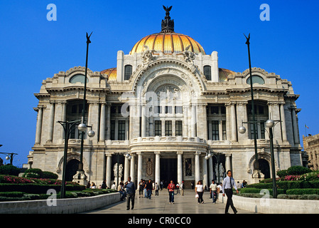 Mexico, Federal District, Mexico City, Palacio de Bellas Artes (Palace of Fine Arts) Stock Photo