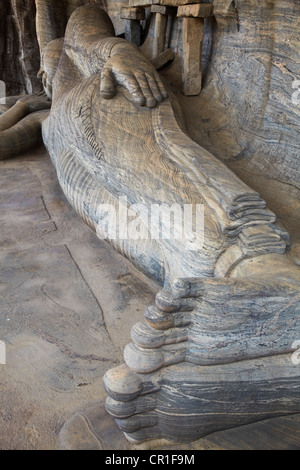Reclining Buddha statue, Gal Vihara, Polonnaruwa (UNESCO World Heritage Site), North Central Province, Sri Lanka Stock Photo
