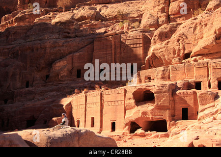 TEMPLE CARVED FROM SANDSTONE MOUNTAIN, PETRA, JORDAN, MIDDLE EAST Stock Photo