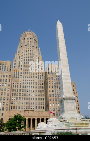 New York, Buffalo, City Hall. Historic Art Deco building with The McKinley Monument, 96-foot tall obelisk at Niagara Square. Stock Photo