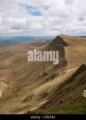 The peak of Cribyn and its north ridge, Bryn Teg, viewed from Pen y Fan in the Brecon Beacons National Park Stock Photo