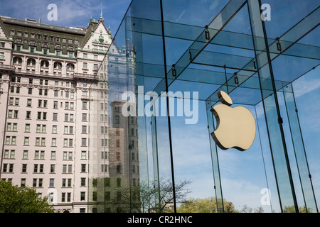 Apple Computer Store with Plaza Hotel in the background, Fifth Avenue, NYC Stock Photo