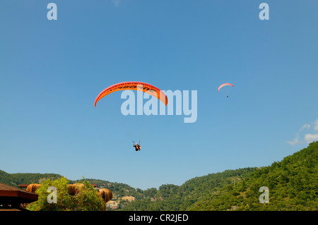 Olu Deniz Beach and para-gliders Stock Photo