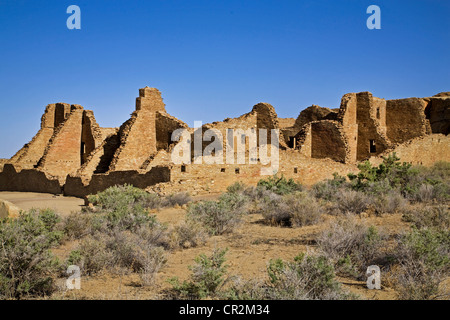 The sandstone walls of the Anasazi great house of Pueblo Bonito, Chaco Canyon National Historical Park, New Mexico Stock Photo