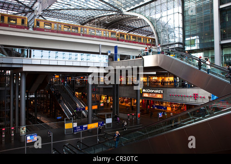 Germany, Berlin, the new central station of Berlin (Berliner Hauptbahnhof) Stock Photo