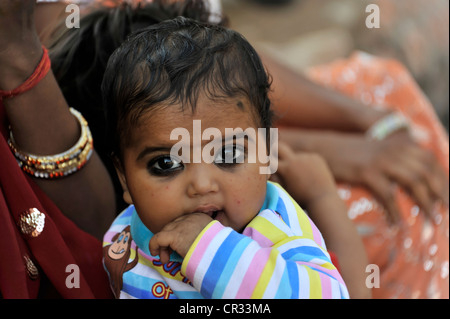 Indian girl, portrait, Orchha, Madhya Pradesh, North India, India, Asia Stock Photo