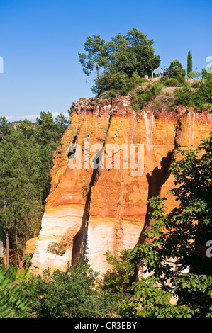 France, Vaucluse, Luberon, Roussillon, labelled Les Plus Beaux Villages de France, ochre cliffs Stock Photo