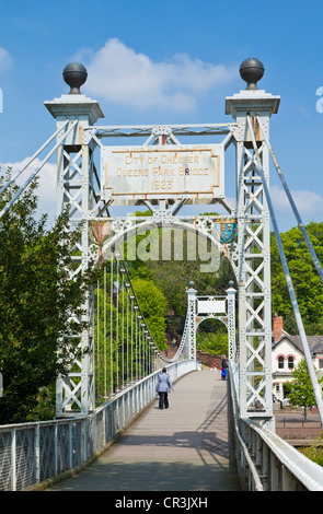 Queen's Park suspension bridge over the River Dee Chester Cheshire England UK GB EU Europe Stock Photo