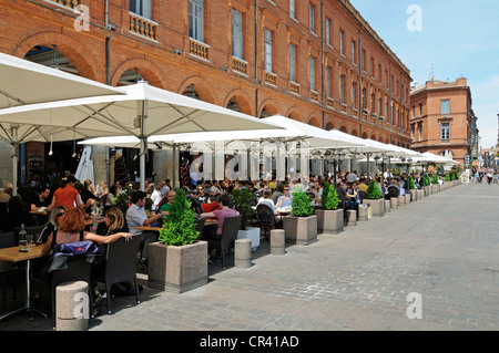 Street cafe, Place du Capitole square, Toulouse, Departement Haute-Garonne, Midi-Pyrenees, France, Europe Stock Photo