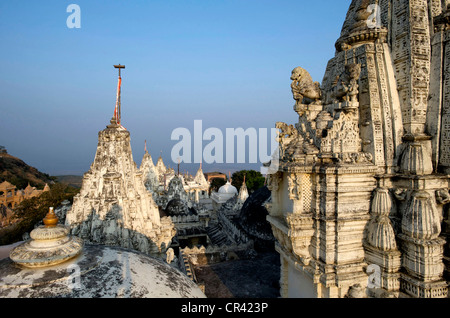 India, Gujarat State, Shatrunjaya Hill, Palitana Temples Stock Photo