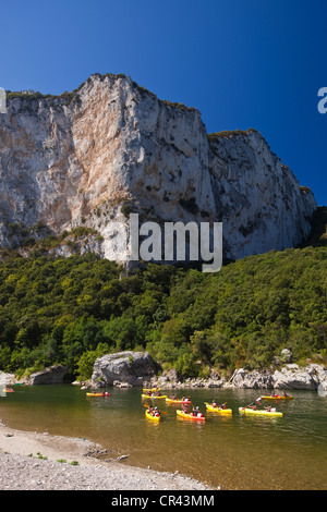 France, Ardeche, Vallon Pont d'Arc, going down Ardeche River on canoe Stock Photo