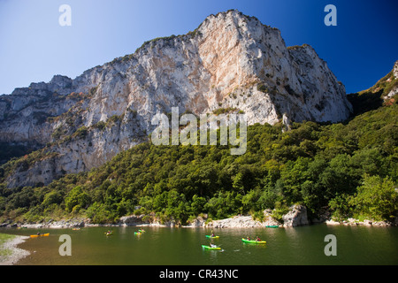 France, Ardeche, Vallon Pont d'Arc, going down Ardeche River on canoe Stock Photo