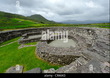 Lóthair Stone Fort, 9th Century AD, near Waterville, Ring of Kerry, County Kerry, Ireland, Europe Stock Photo