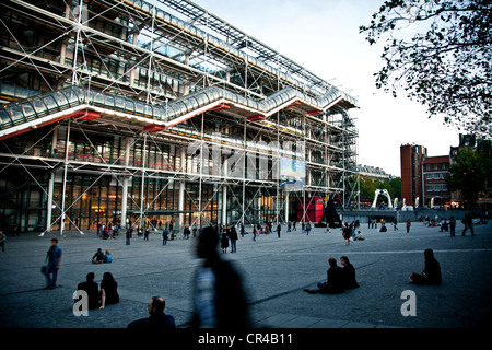 Centre Pompidou, by architects Renzo Piano, Richard Rogers and Gianfranco Franchini, Paris, France, Europe Stock Photo