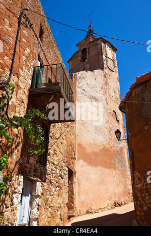 France, Vaucluse, Luberon, Roussillon, labelled Les Plus Beaux Villages de France, Tour de l'Horloge Stock Photo