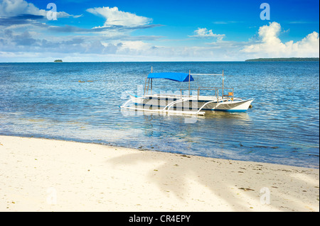 Tropical landscape with traditional Philippines boat on Shiargao island, Philippines Stock Photo