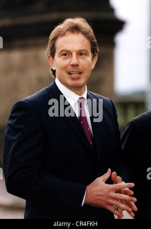 Blair, Tony, * 6.5.1953, British politician (Labour Party), Prime Minister of Great Britain, half length, 2000, Stock Photo