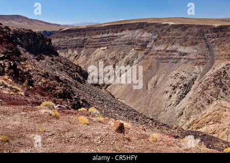 Looking down into Panamint Valley from Route 190, approaching Death Valley, California, USA. JMH5341 Stock Photo